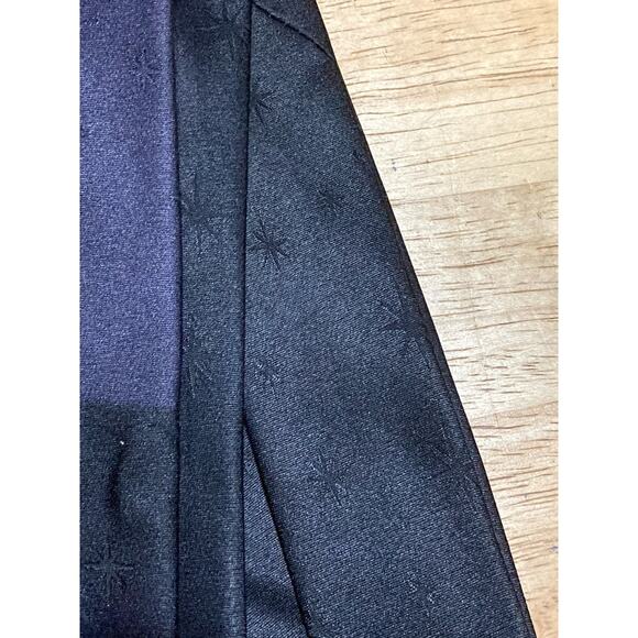 Men's Tie Holiday Traditions By Hallmark Christmas Manger - Picture 5 of 8